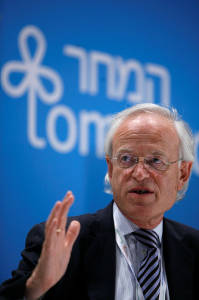 Martin Indyk speaking in Israel.