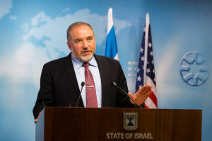 Pullout from Judea and Samaria would result in terror, Defense Minister Moshe Ya'alon told an economic conference on Tuesday. (Photo: Flash90)