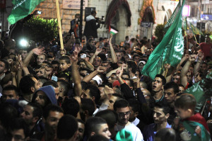 Celebration in Ramallah of Hamas' alleged capture of an IDF soldier during Operation Protective Edge. (Photo: Issam Rimawi/Flash90)