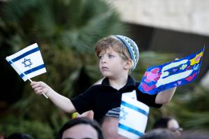A young immigrant arrives. (Flash 90/Moshe Shai)