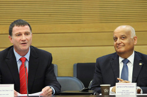 Justice Salim Joubran (R), an Arab-Israeli judge in the Supreme Court, was appointed new head of the Israeli electoral committee, seen with Knesset Speaker Yuli Edelstein. (Photo: Isaac Harari/FLASH90)