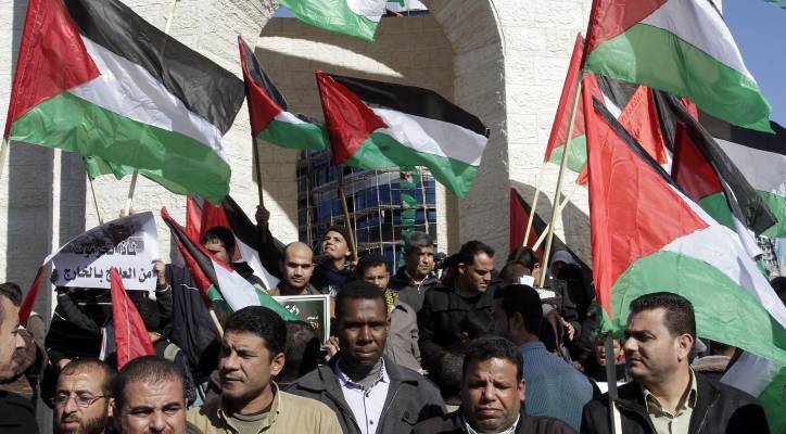 Palestinians protest