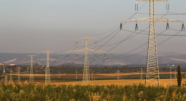 The Israel Electric Corporation is limiting the flow of electricity to the Palestinian Authority. (Photo by: Nati Shohat/Flash 90)