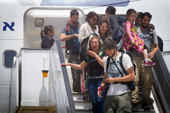 Israeli travelers from Nepal arrive on an Israeli rescue plane at Ben Gurion International Airport.