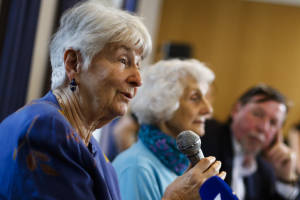 Auschwitz survivors Hedy Bohm (L) and Eva Pusztai-Fahidi. (AP/Markus Schreiber)
