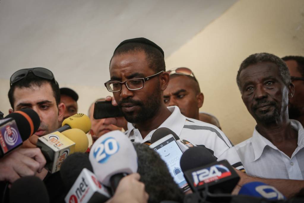 Avraham Mengistu's brother demands Hamas release him