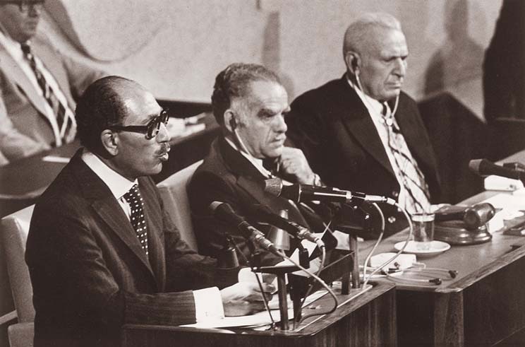 Egyptian President Anwar Sadat addresses the Israeli Knesset, November 1977. Photo: commons.wikimedia.org