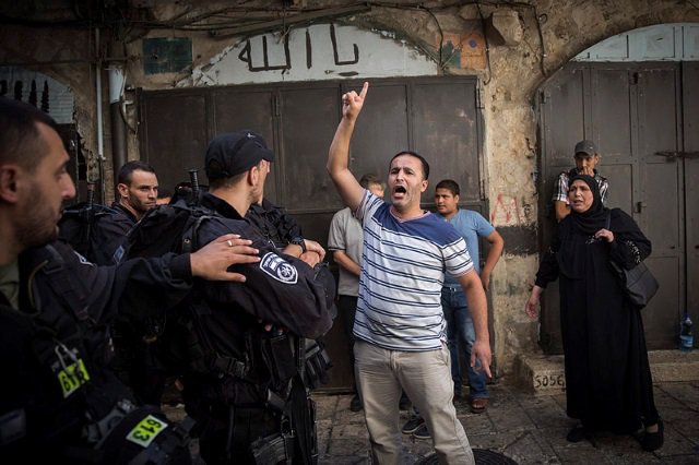 Israeli Defense Minister Outlaws Muslim Provocateurs on Temple Mount