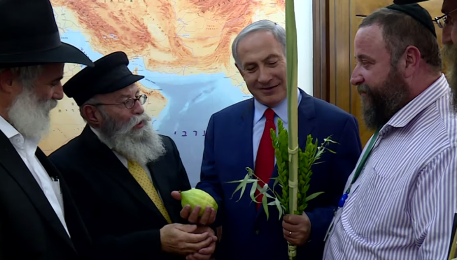 Netanyahu Fulfills Commandments of Sukkot