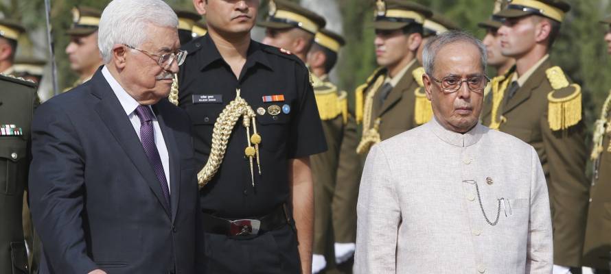Mahmoud Abbas, Pranab Mukherjee