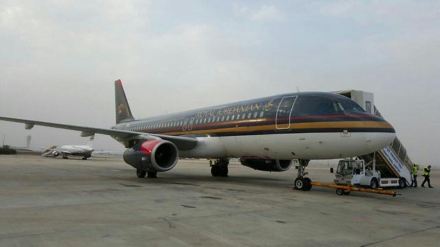 Dubai Plane
