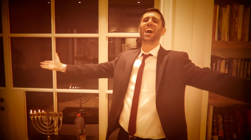 Ari Goldwag Releases New Chanukah Album with Sheves Acharim