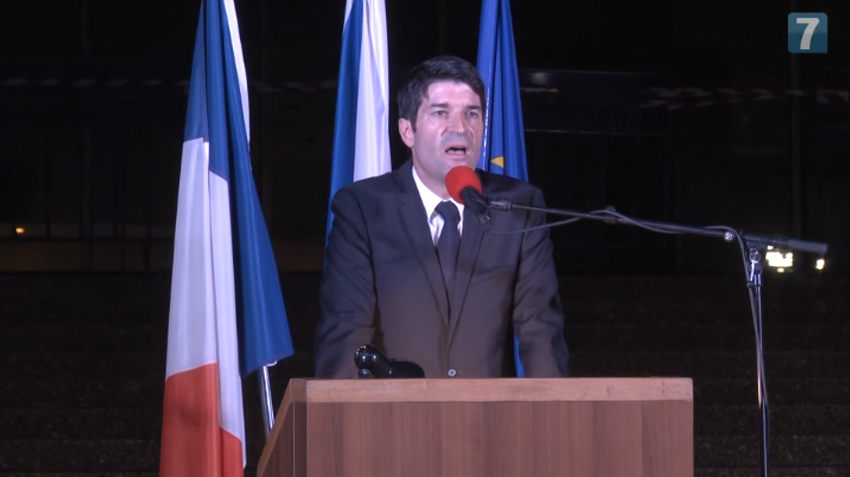 French Ambassador to Israel Addresses Tel Aviv Crowd Regarding Paris Terror Attacks