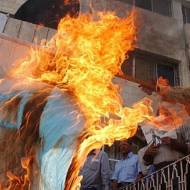 Jordanian burns Israeli flag