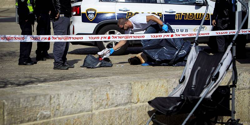 Thwarted stabbing attack