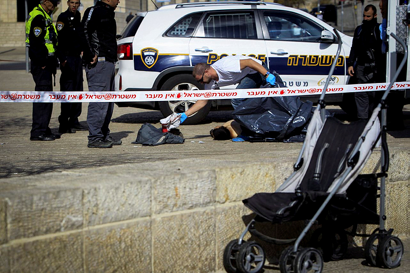 Thwarted stabbing attack