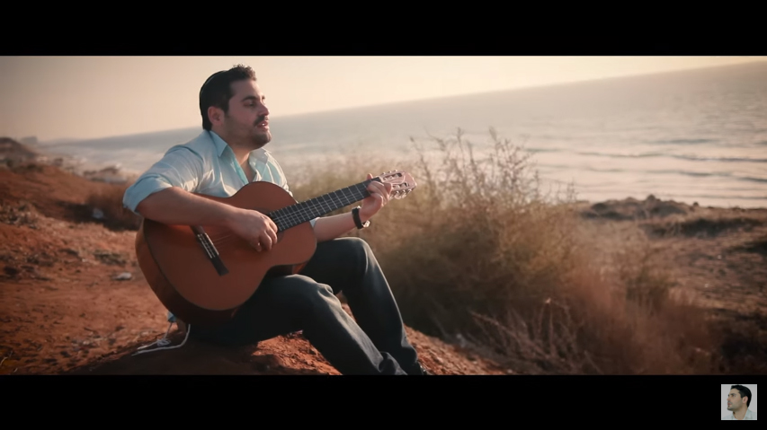 Gad Elbaz Sings Avinu in memory of the terror victims in Israel