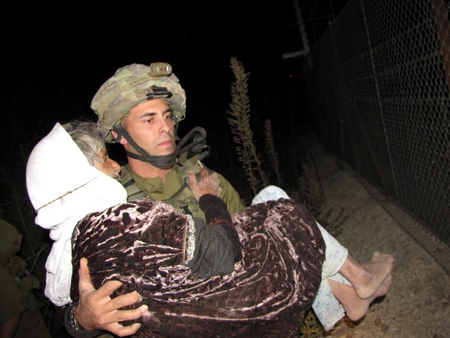 IDF help Palestinian