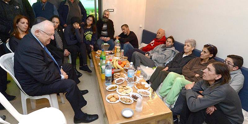 rivlin visits shiva for terror victim