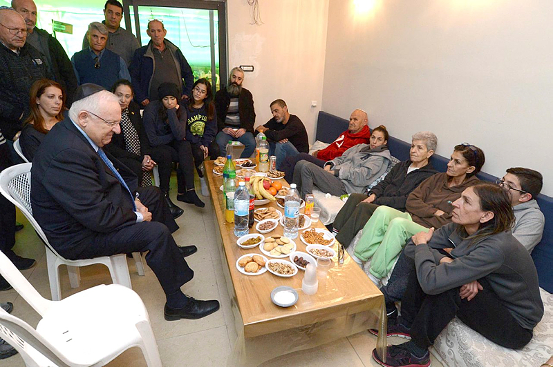 rivlin visits shiva for terror victim