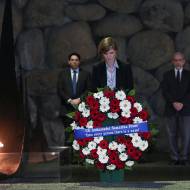 samantha power at yad vashem