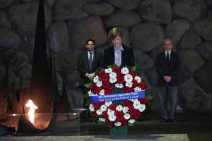 samantha power at yad vashem