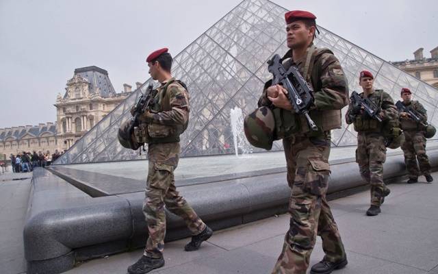 France army Louvre