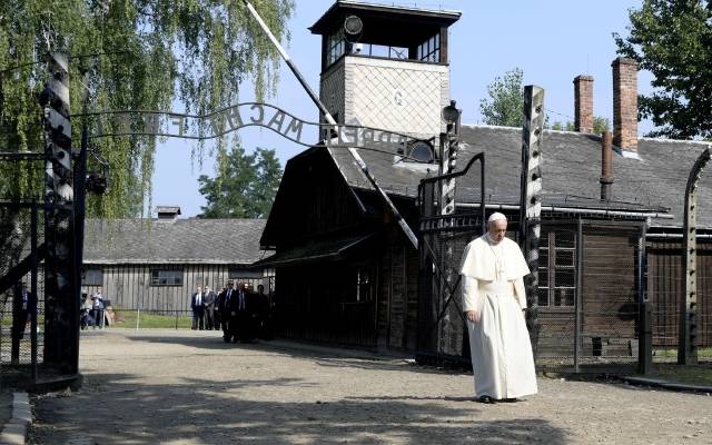 Pope Francis Auschwitz