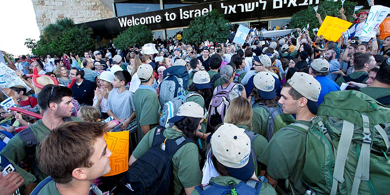 Arriving to Ben Gurion Airport. (Moshe Shai/Flash90)