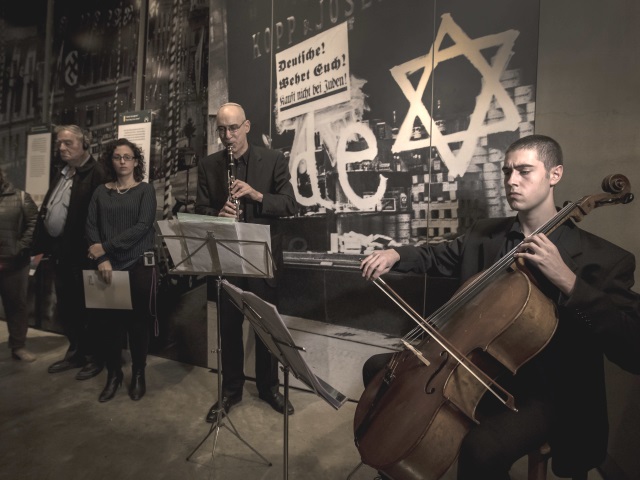 Holocaust music