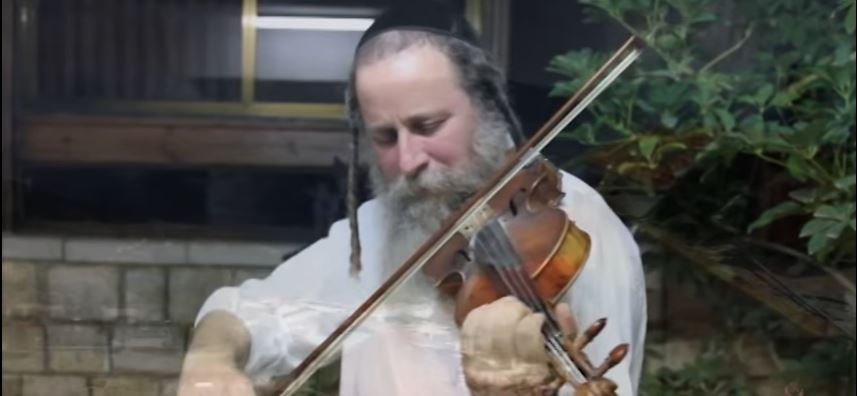 violinist in safed