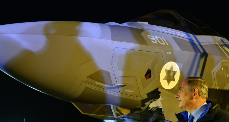 pm-netanyahu-at-nevatim-with-the-f35s-750x400