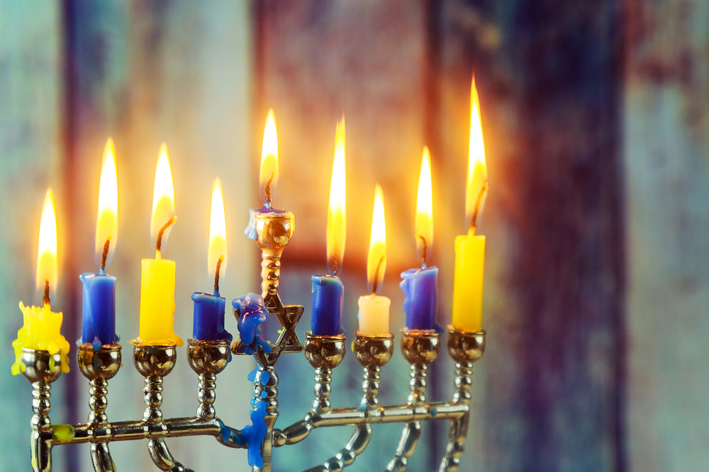 chanukah menorah