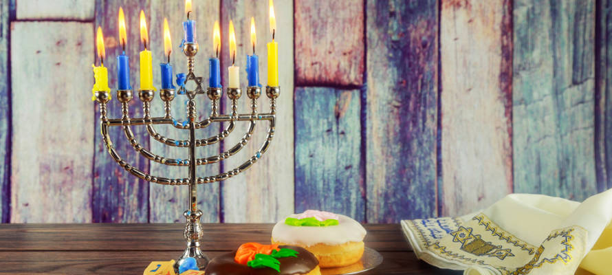 chanukah menorah