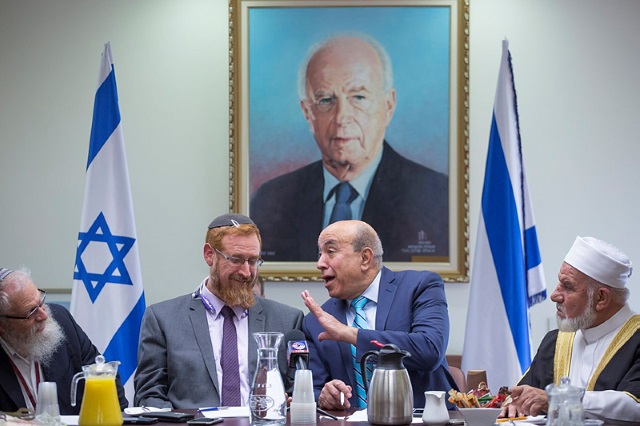 MK Yehuda Glick (L) and MK Zouheir Bahlou