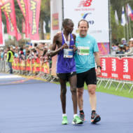jerusaelem-marathon-winner-shadrack-kipkogey-with-mayor-barkat