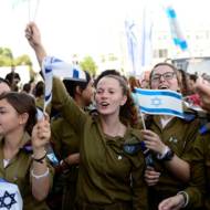 IDF female soldier