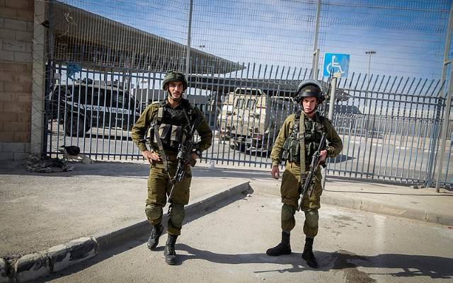 Qalandiya crossing