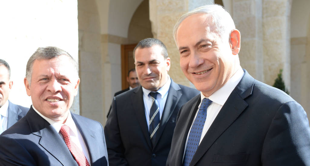 Israeli Prime Minister Benjamin Netanyahu meets with Jordan's King Abdullah II (Kobi Gideon/GPO/FLASH90)
