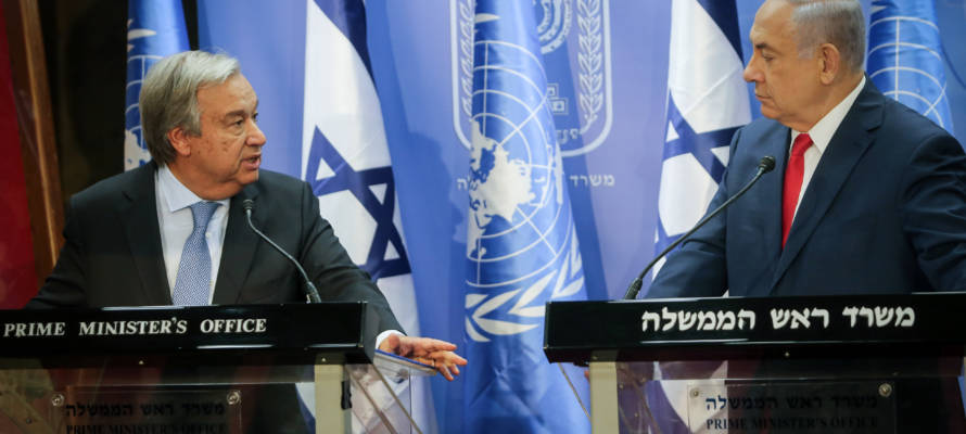 Israeli Prime Minister Benjamin Netanyahu (L) meets UN Secretary General António Guterres (Alex Kolomoisky/Flash90)