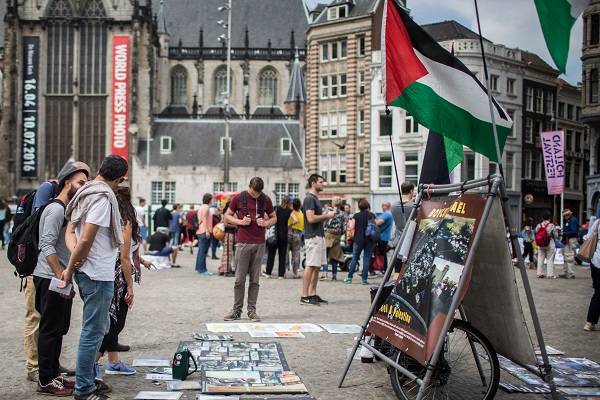 Anti-Israeli propaganda on display in Europe.(Hadas Parush/Flash90)
