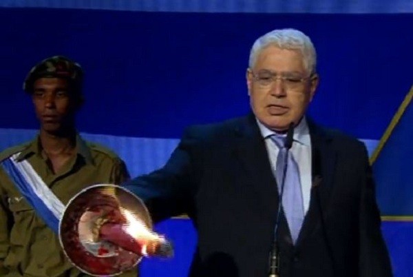 Prof. Ahmed Eid lights the torch on Israel's Independence Day