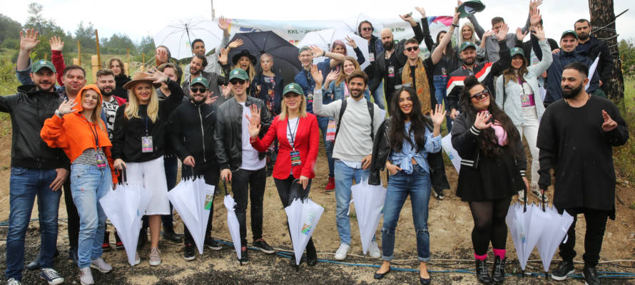 Eurovision competitors from plant trees in Zor'a Forest. (Yossi Zamir/Flash90)