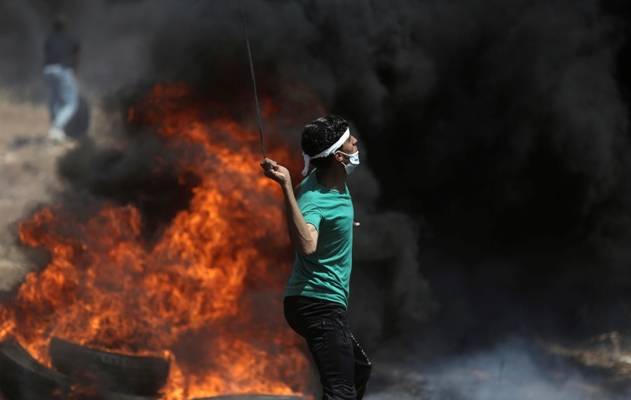 Palestinian rioters