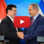Prime Minister Benjamin Netanyahu with Paraguay's President Horacio Manuel Cartes Jara. (Kobi Gideon/GPO)
