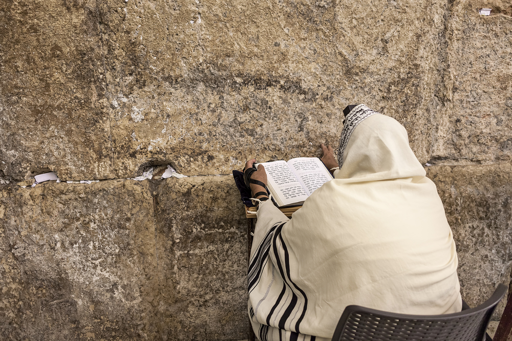 praying western wall