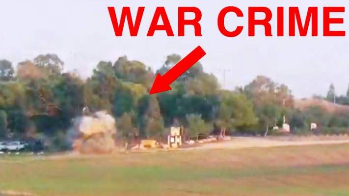 Hamas targets an Israeli bus. (Screenshot)