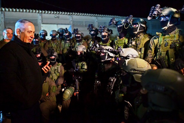 PM & DM Netanyahu and the IDF Commando Brigade