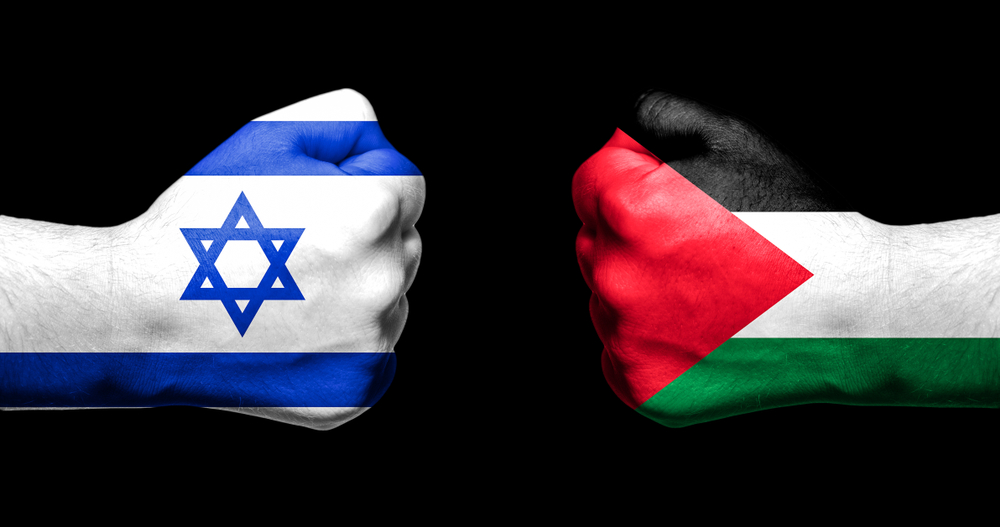 Israeli Palestinian flags fighting