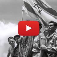 A_GROUP_OF_FORMER_BUCHENWALD_INMATES_ON_BOARD_THE_REFUGEE_SHIP__MATAROA__IN_HAIFA_PORT._ניצולי_שואה_ממחנה_בוכנוואלד,_מגיעים_לנמל_חיפה.D820-065